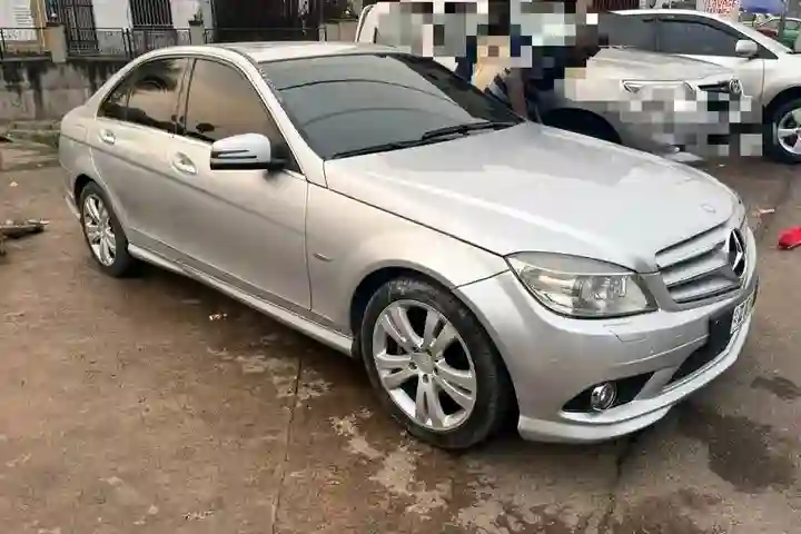 Mercedes-benz C–class0