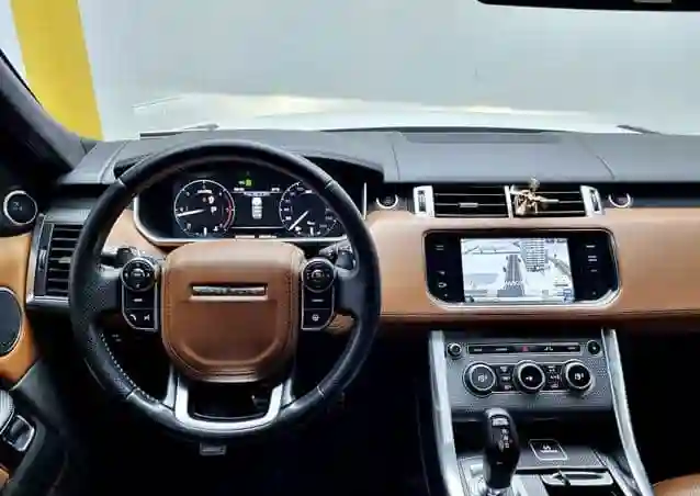 Land Rover Range Rover Sport - Vue 1