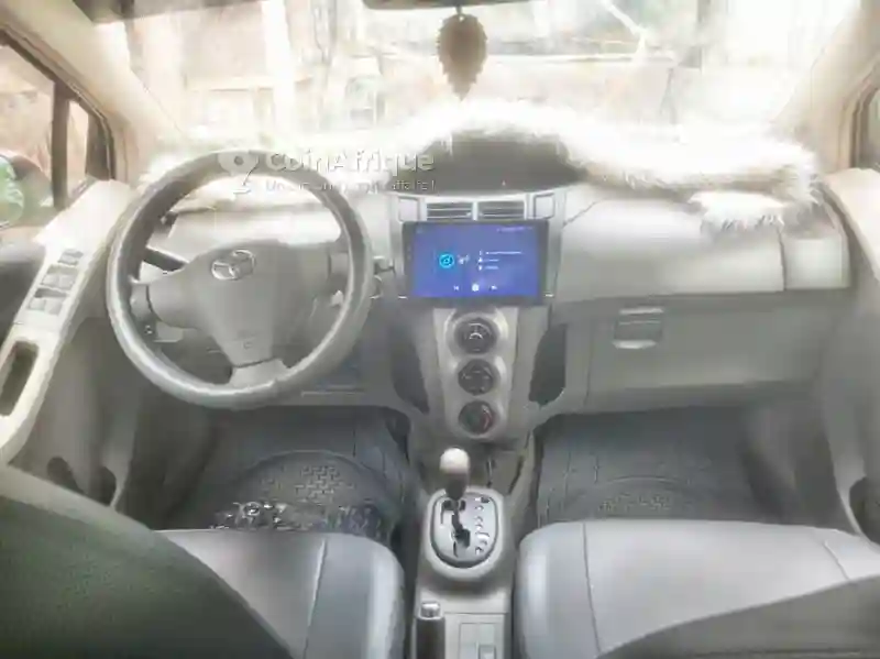 Toyota Yaris 2011 - Vue 2