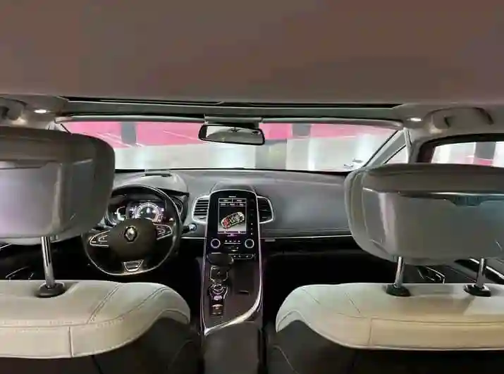 Renault 10 - Vue 3