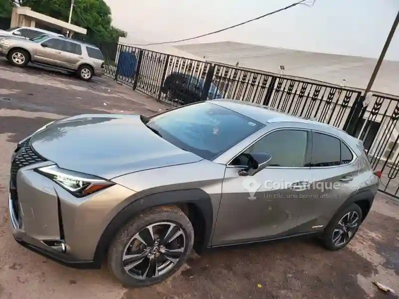 Lexus UX 250h 2021 - Vue 2