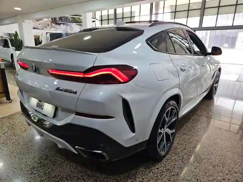 BMW X6 M - Vue 4