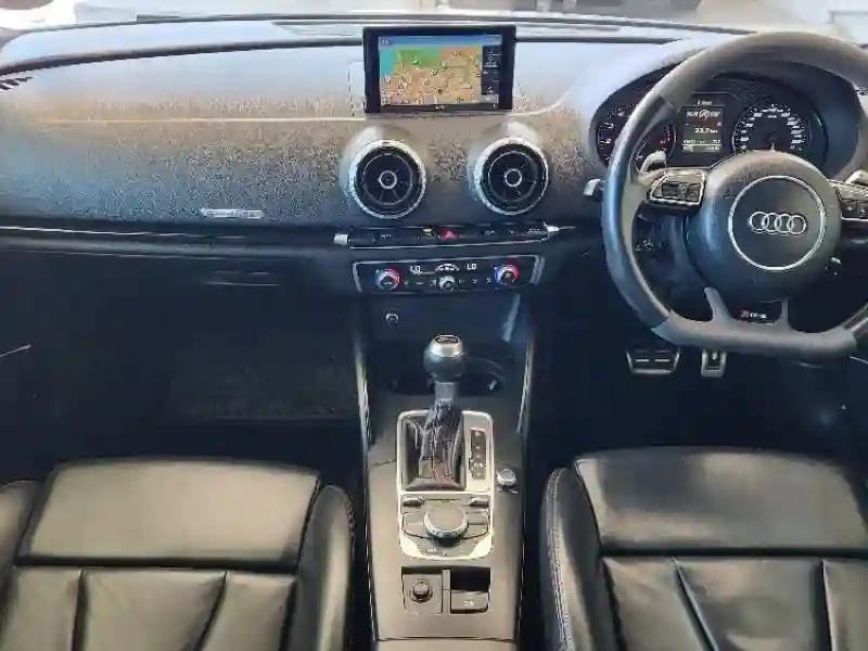 Audi RS3 - Vue 9