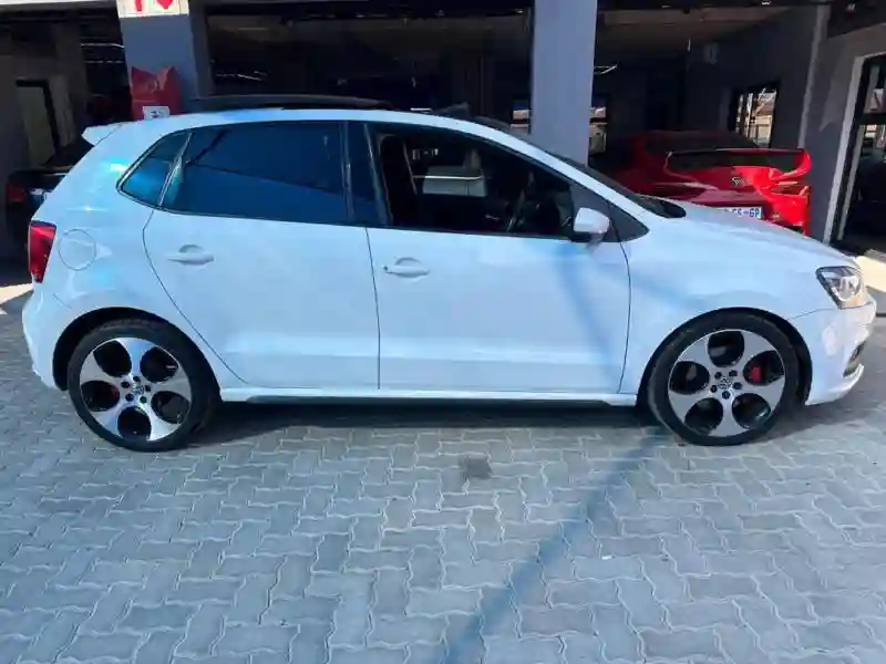 Volkswagen Polo - Vue 1