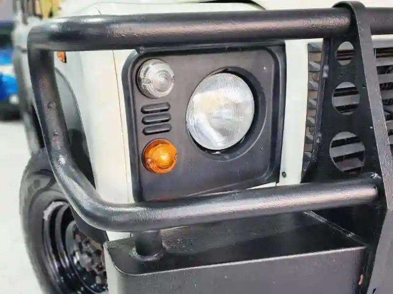 Land Rover Defender - Vue 1