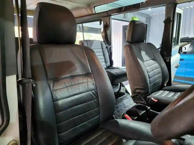 Land Rover Defender - Vue 8