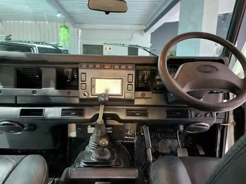 Land Rover Defender - Vue 9