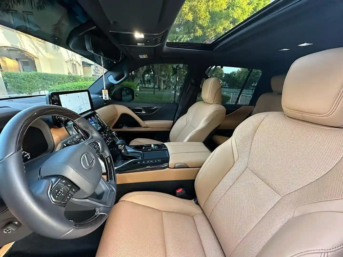 Lexus LX 570 - Vue 5