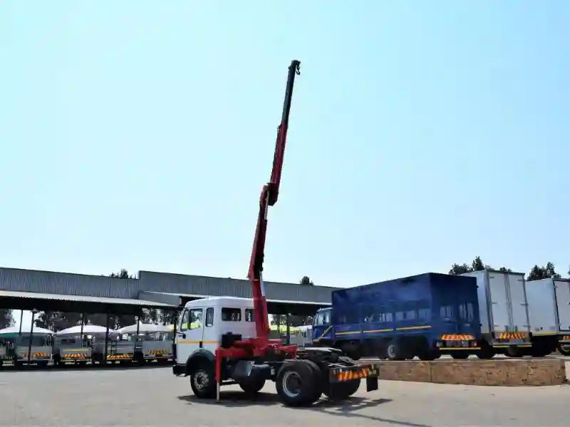 Mercedes‒benz Truck - Vue 2