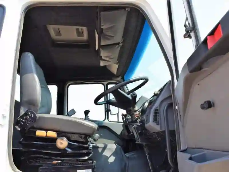Mercedes‒benz Truck - Vue 4