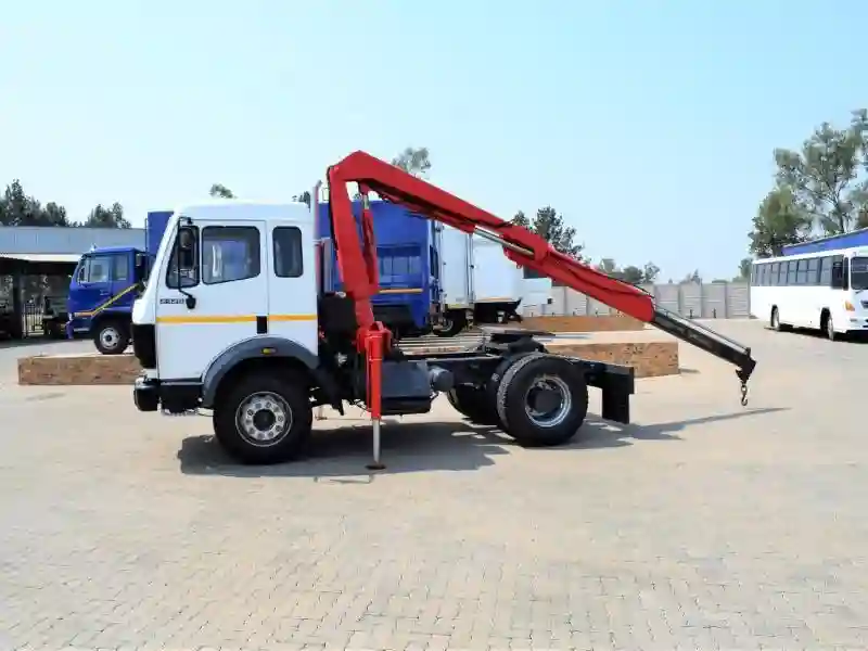 Mercedes‒benz Truck - Vue 7