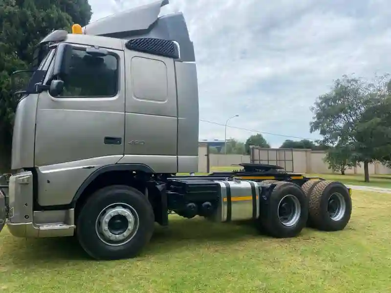 Volvo F4 - Vue 3