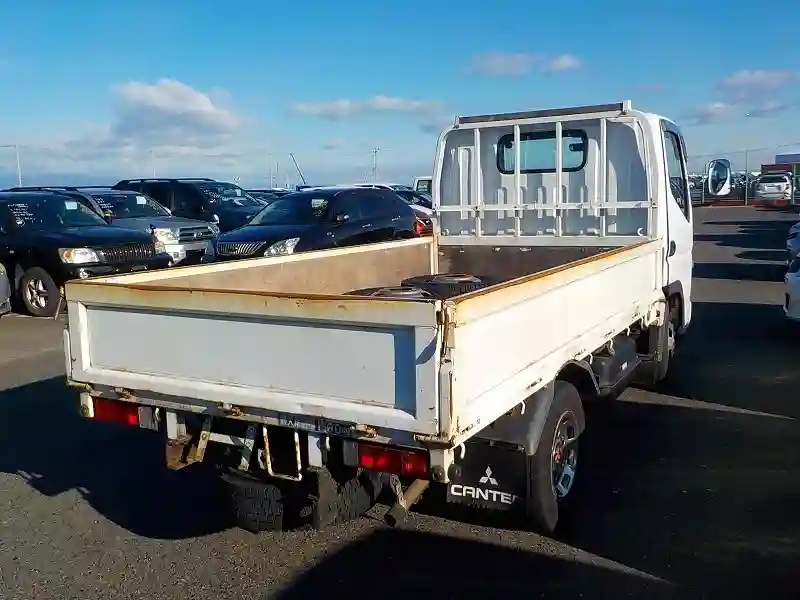 Mitsubishi Van - Vue 1