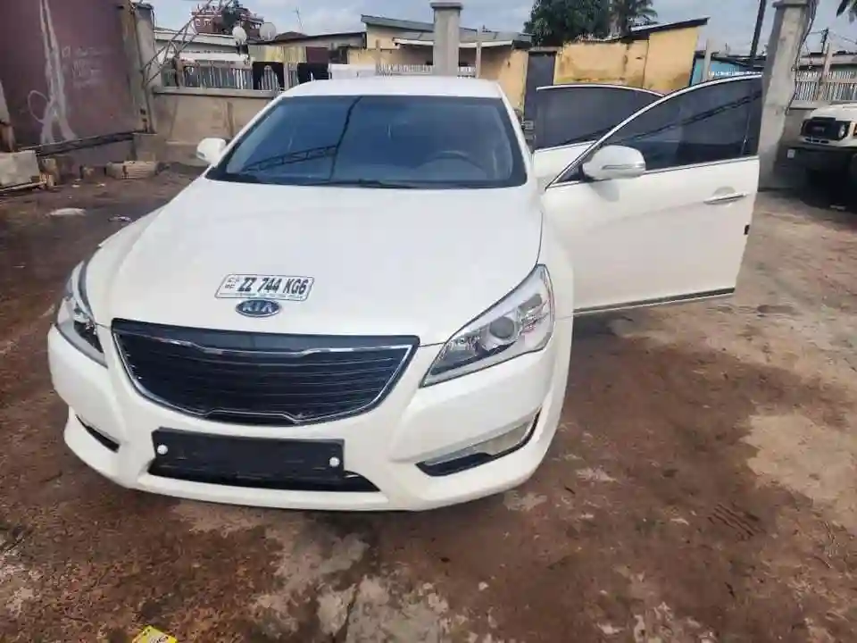 Kia K7 - Vue 2
