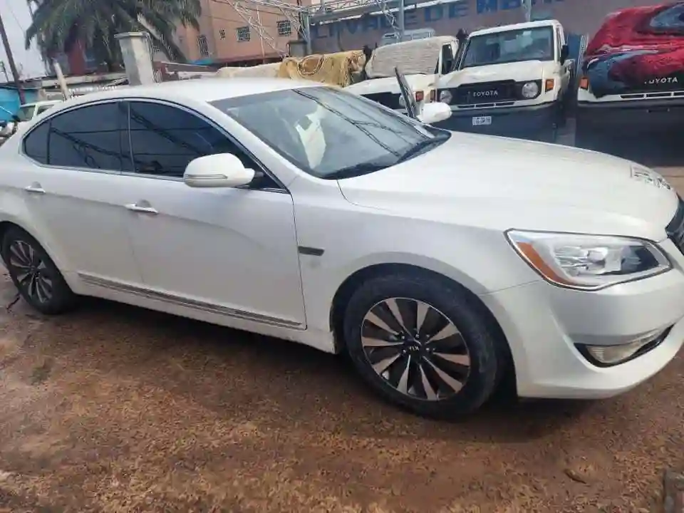 Kia K7 - Vue 3