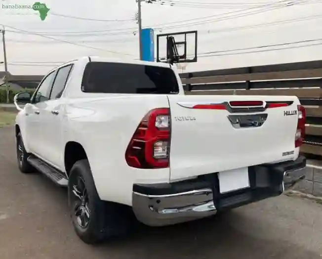 Toyota Hilux RHD (double Cab) 2021 Model - Vue 1