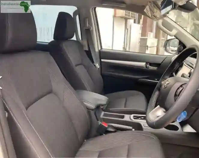 Toyota Hilux RHD (double Cab) 2021 Model - Vue 3