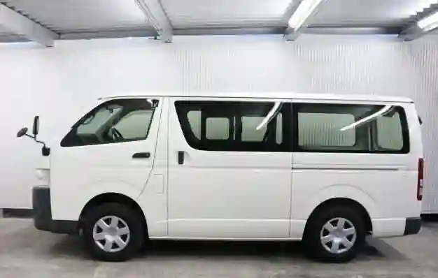 2018 Toyota Hiace Bus0