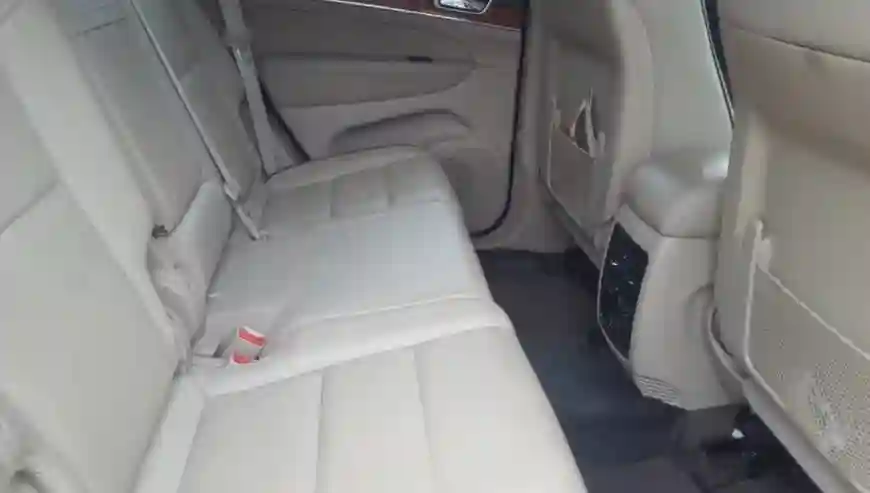 Grand Cherokee Climatisée - Vue 2