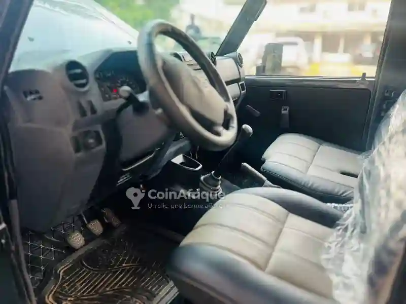 Toyota Land Cruiser 2012 - Vue 2