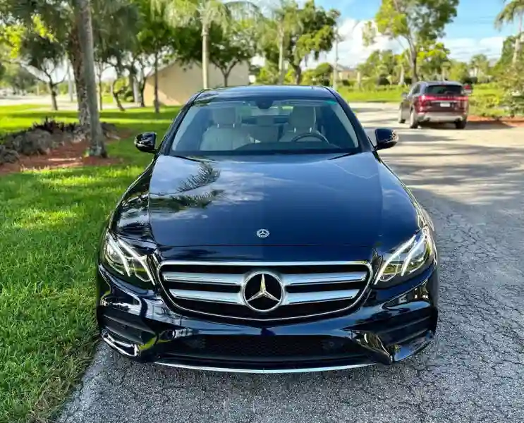 Mercedes-benz E–class - Vue 1