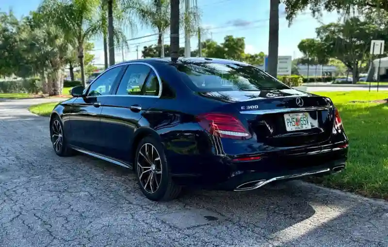 Mercedes-benz E–class - Vue 2
