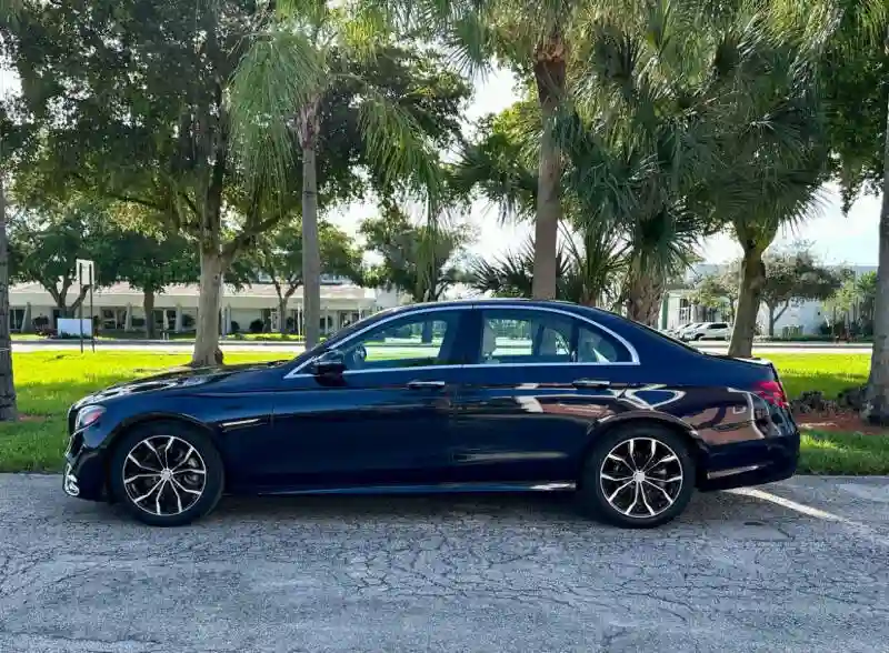 Mercedes-benz E–class - Vue 3