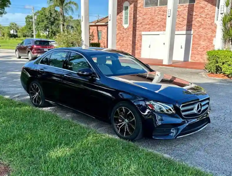 Mercedes-benz E–class - Vue 5