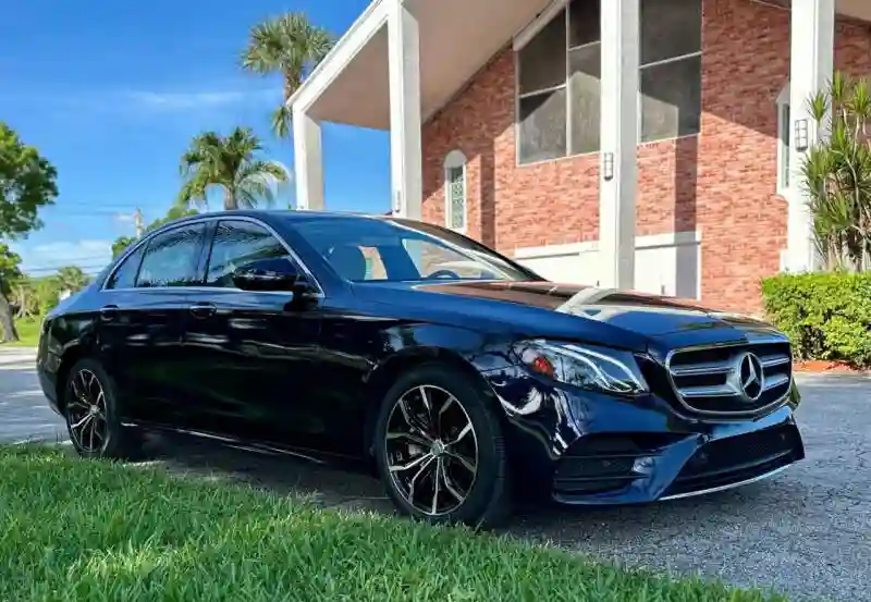 Mercedes-benz E–class - Vue 6