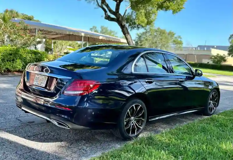 Mercedes-benz E–class - Vue 7