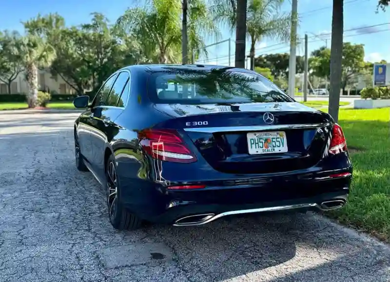 Mercedes-benz E–class - Vue 8