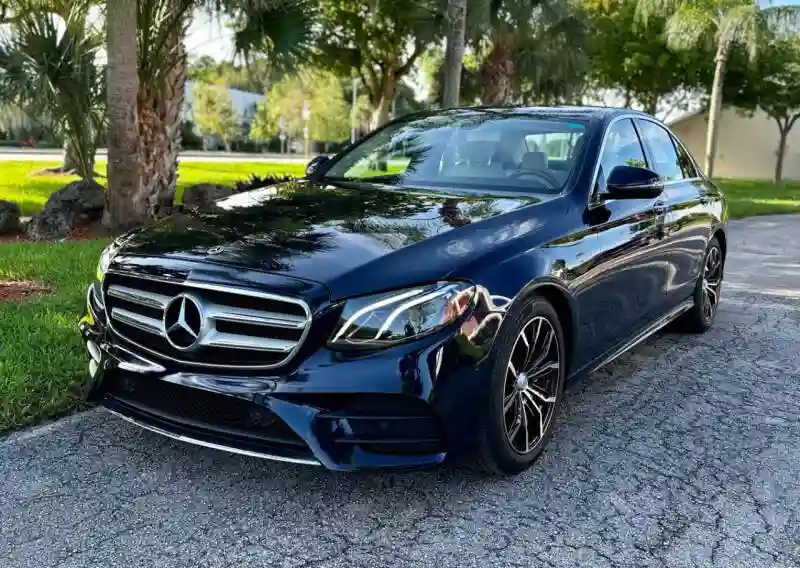Mercedes-benz E–class - Vue 9