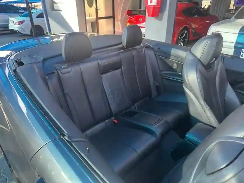 BMW M4 - Vue 6