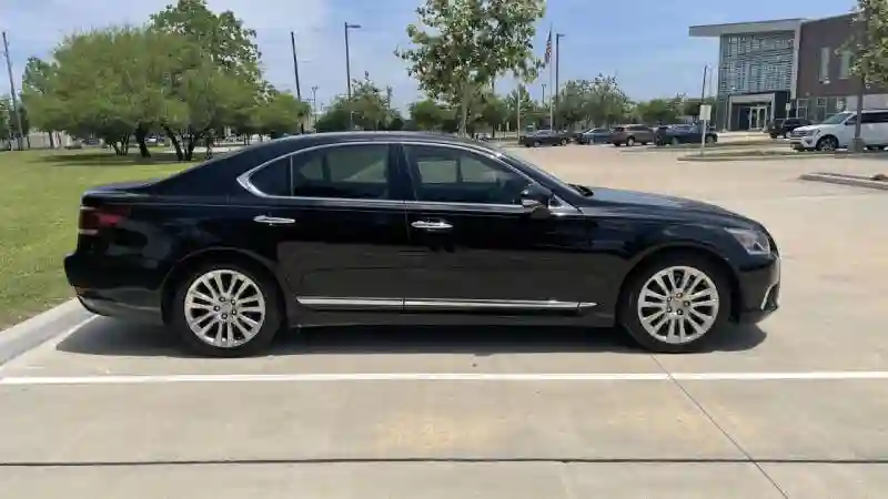 Lexus LS - Vue 1