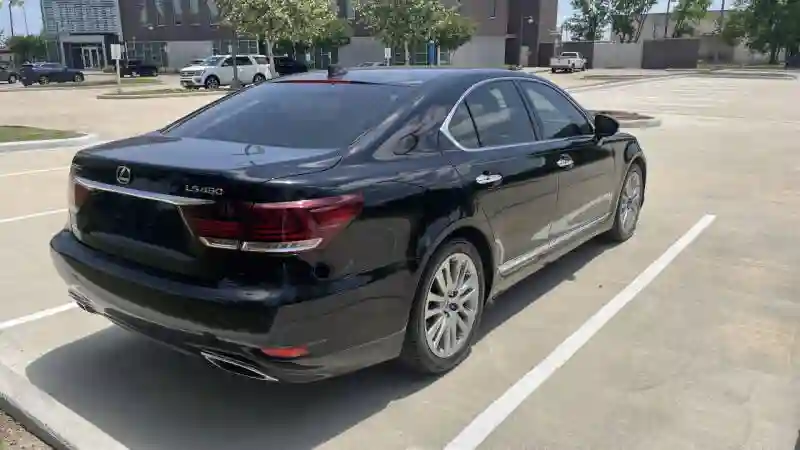 Lexus LS - Vue 2