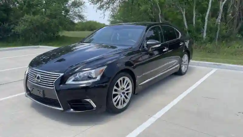 Lexus LS - Vue 4