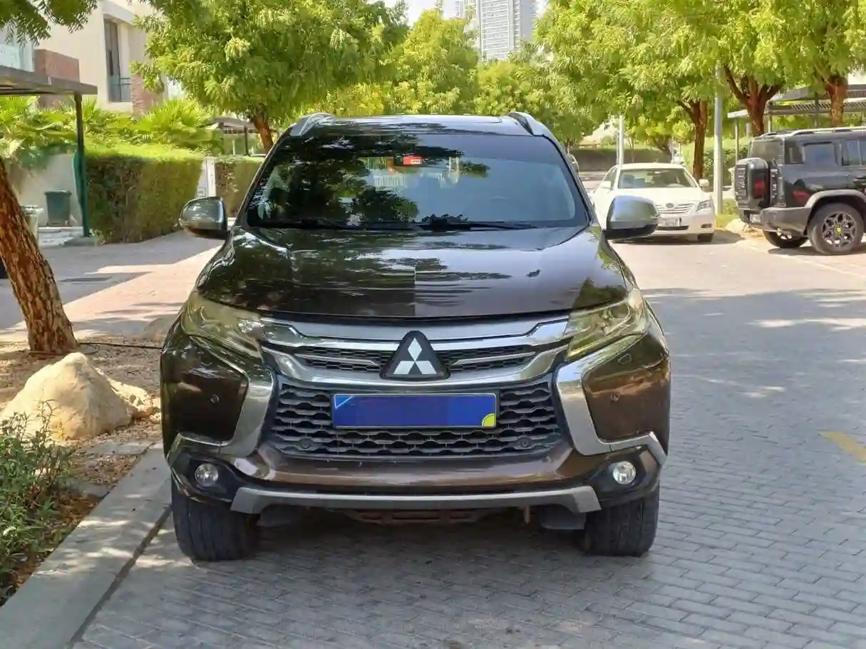 Mitsubishi Montero Sport - Vue 5