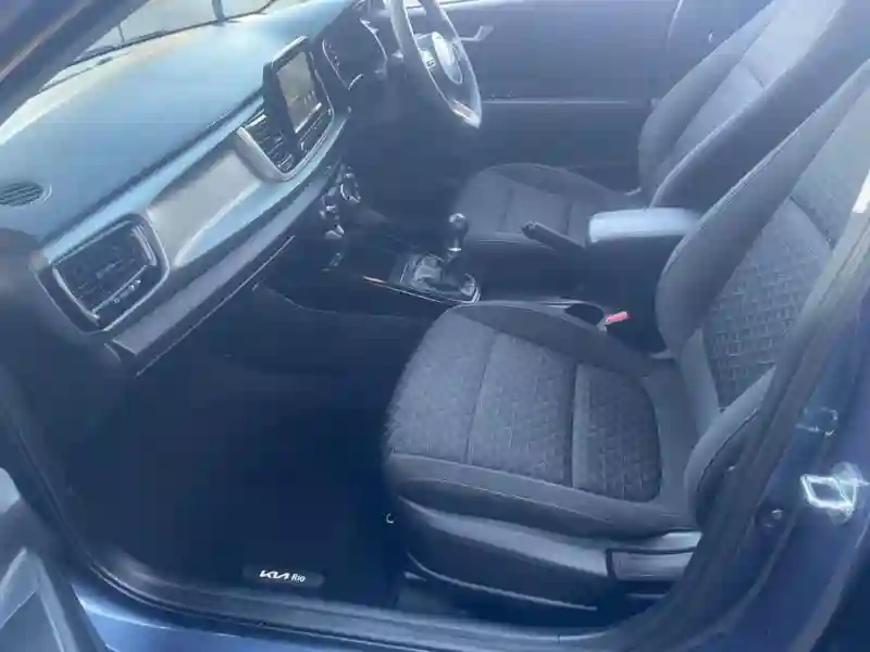 Kia Rio - Vue 8