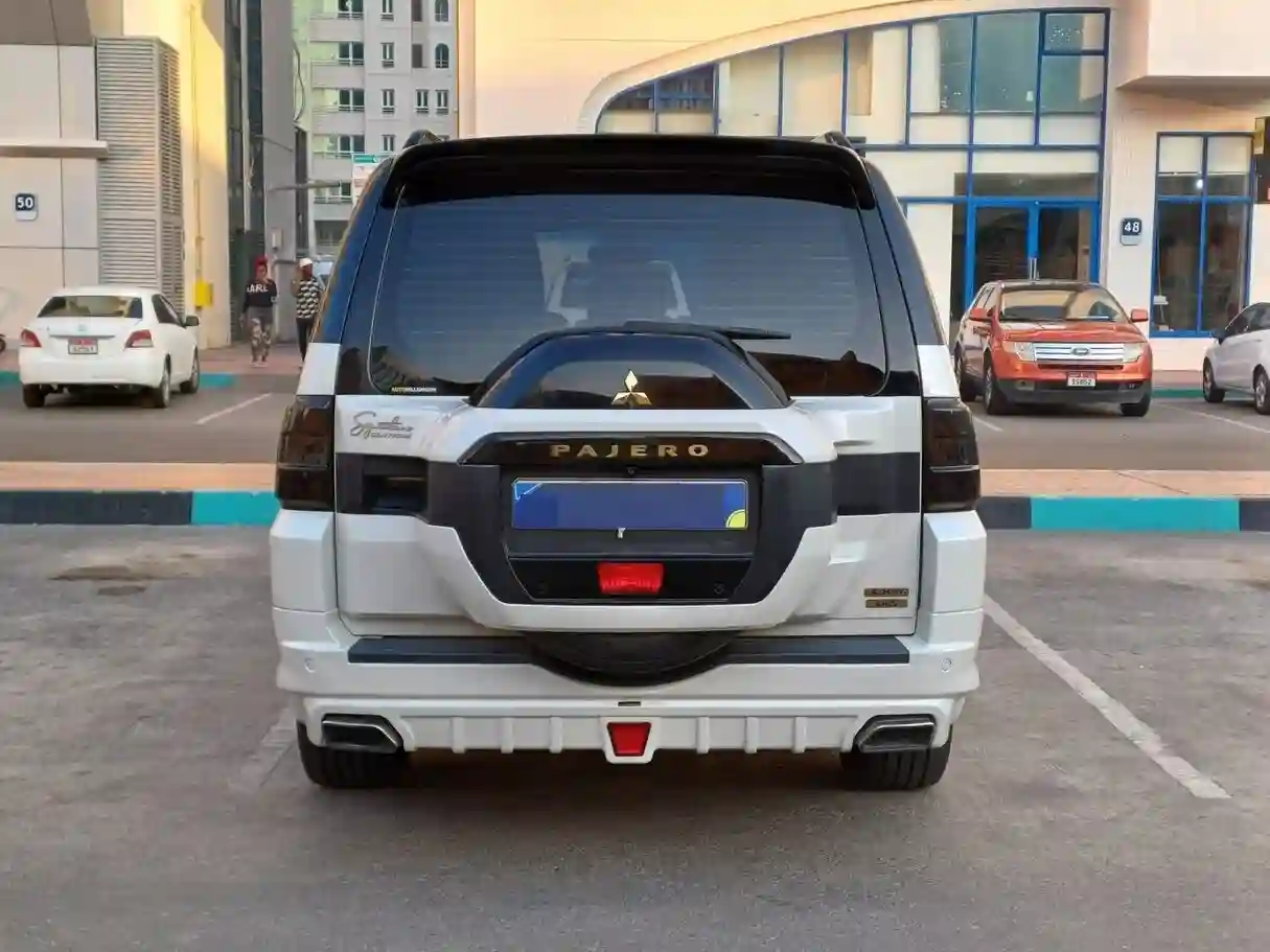 Mitsubishi Pajero - Vue 5