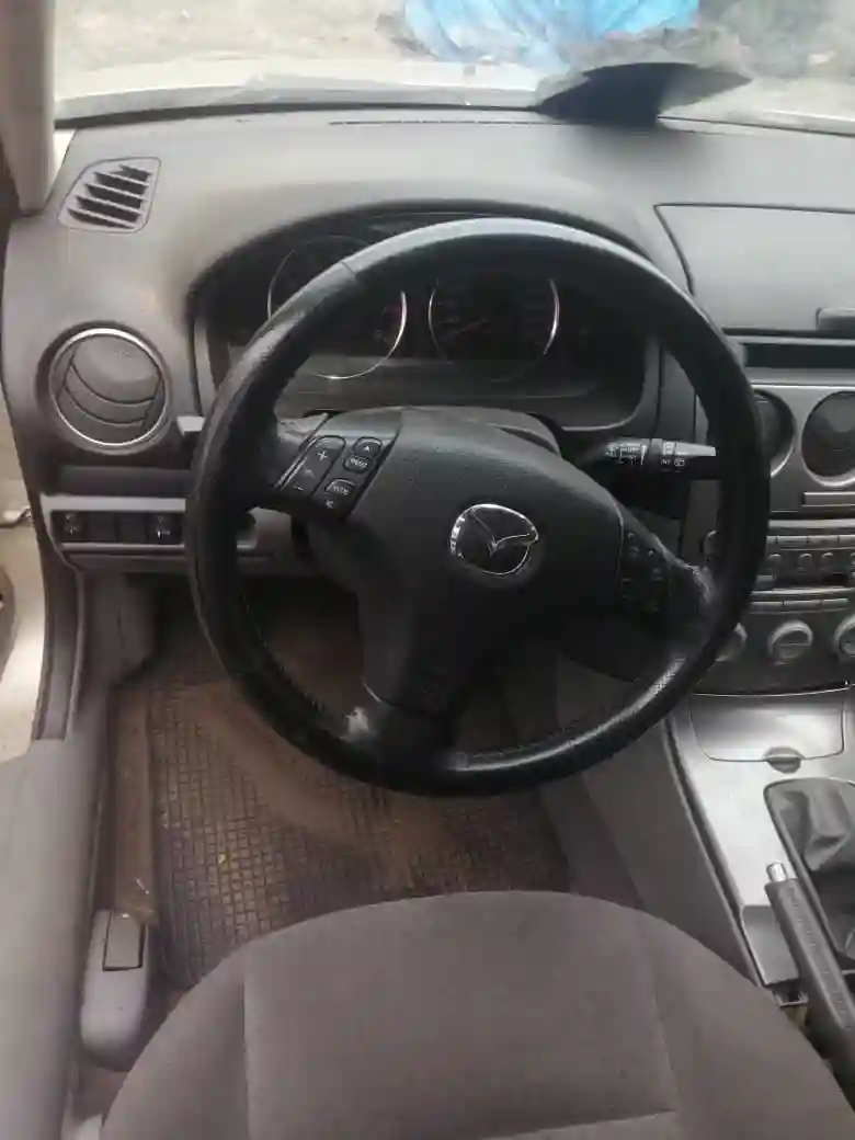 Mazda 3 - Vue 2