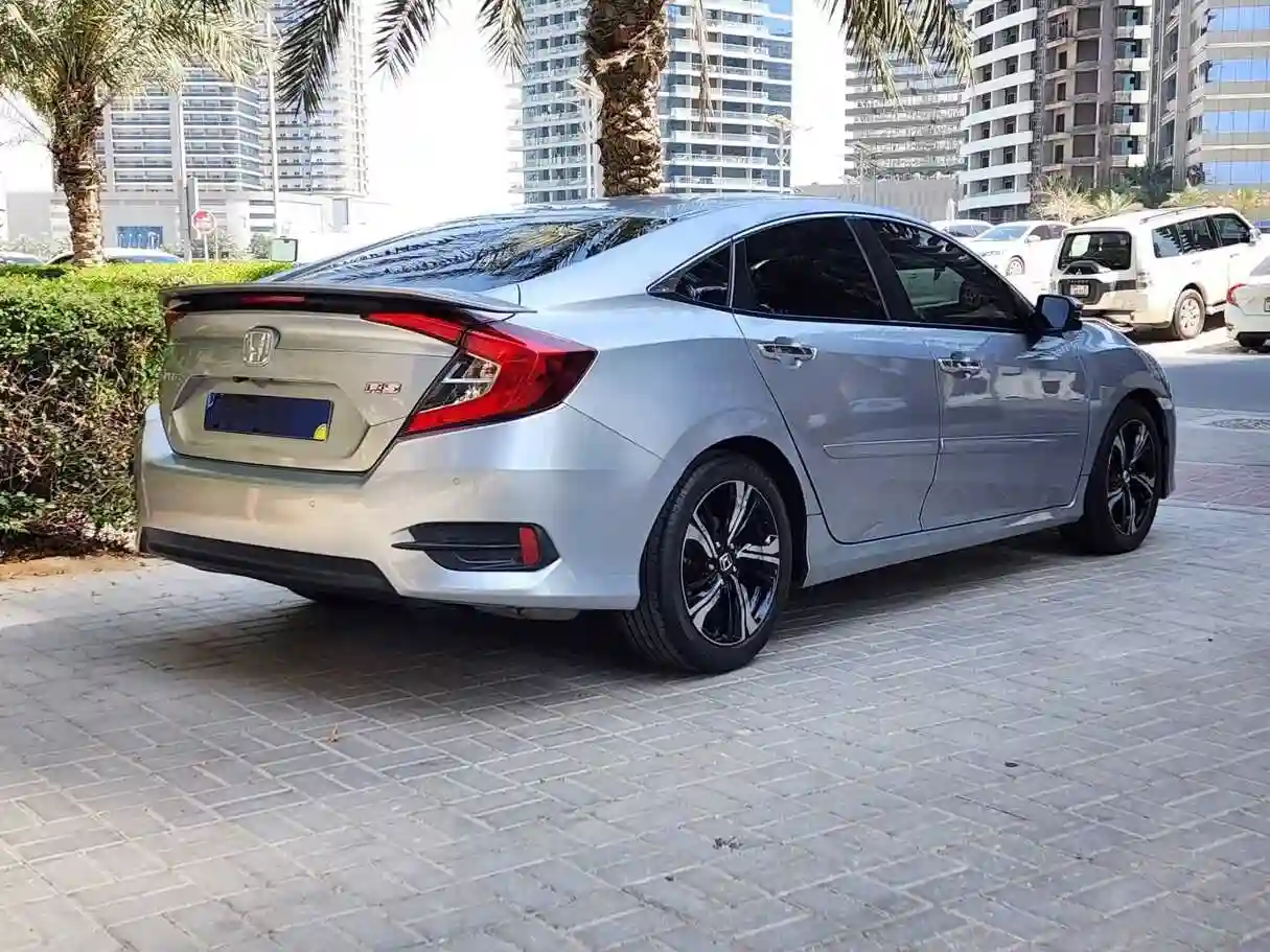 Honda Civic - Vue 4