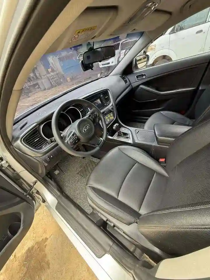 Kia K5 - Vue 2
