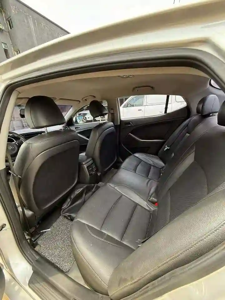 Kia K5 - Vue 4