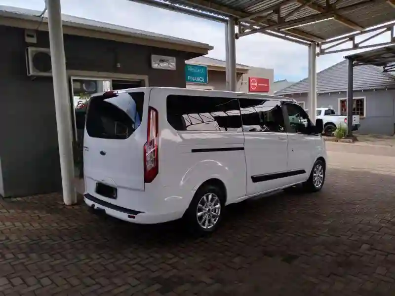 Ford Tourneo Custom - Vue 2
