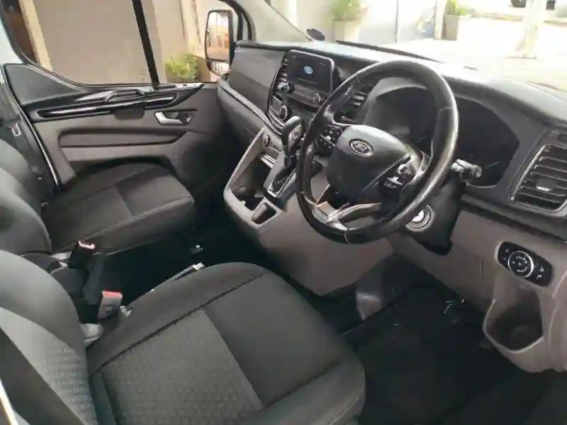 Ford Tourneo Custom - Vue 3