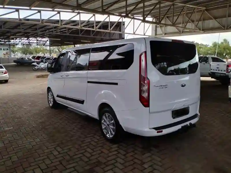 Ford Tourneo Custom - Vue 6