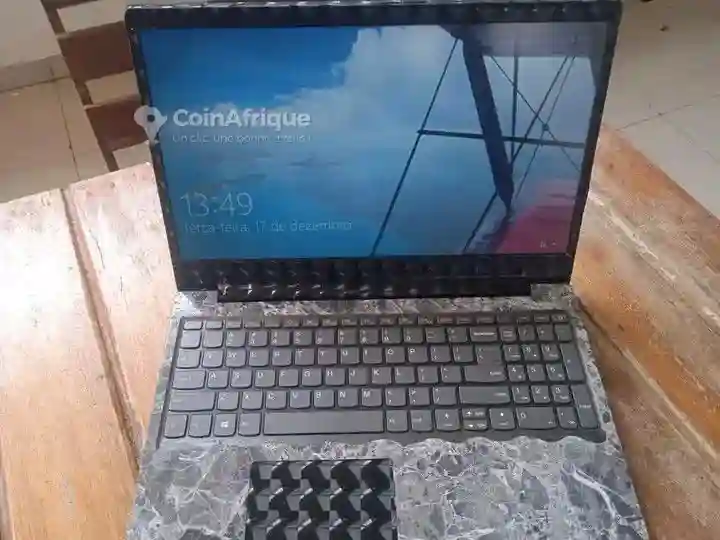 PC Lenovo - Vue 1