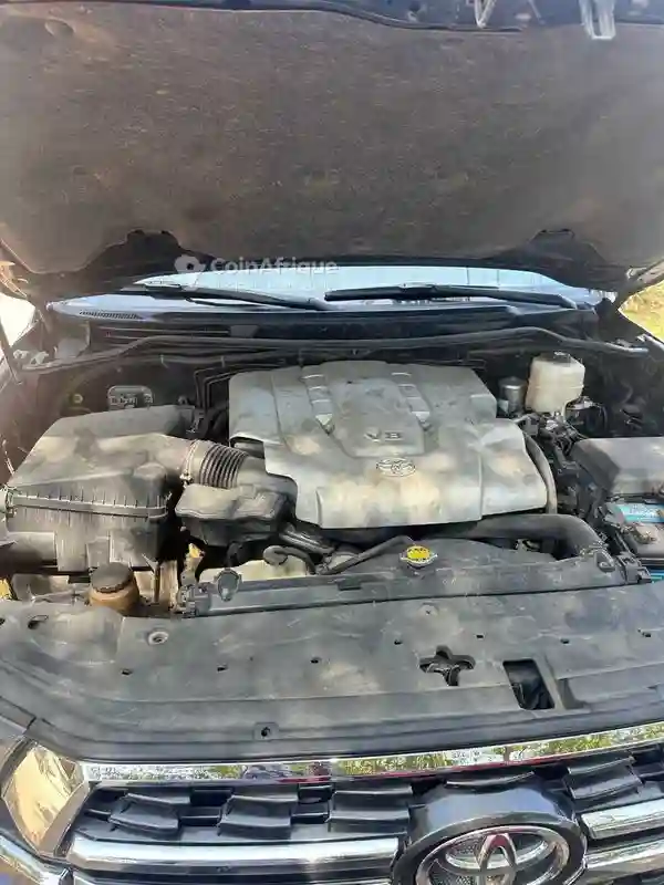 Toyota Land Cruiser VXR 2010 - Vue 2