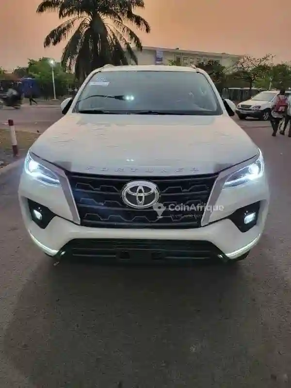 Toyota Fortuner 2023 - Vue 1