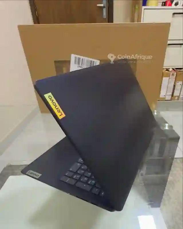 PC Lenovo AMD Ryzen 3